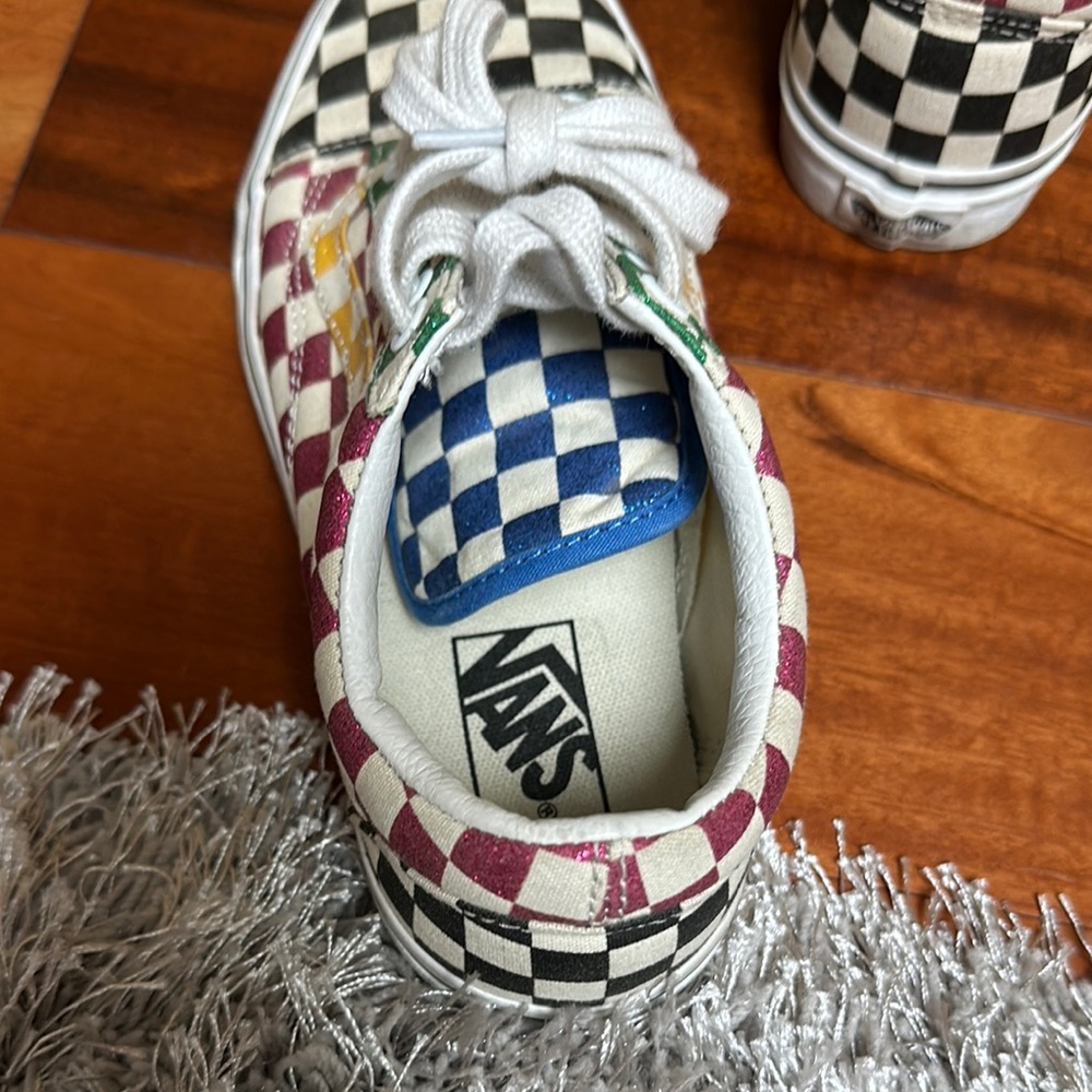 VANS - Picture 3 of 4